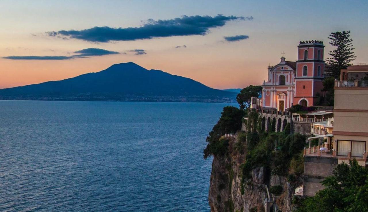 Hotel Oriente Vico Equense Exterior photo