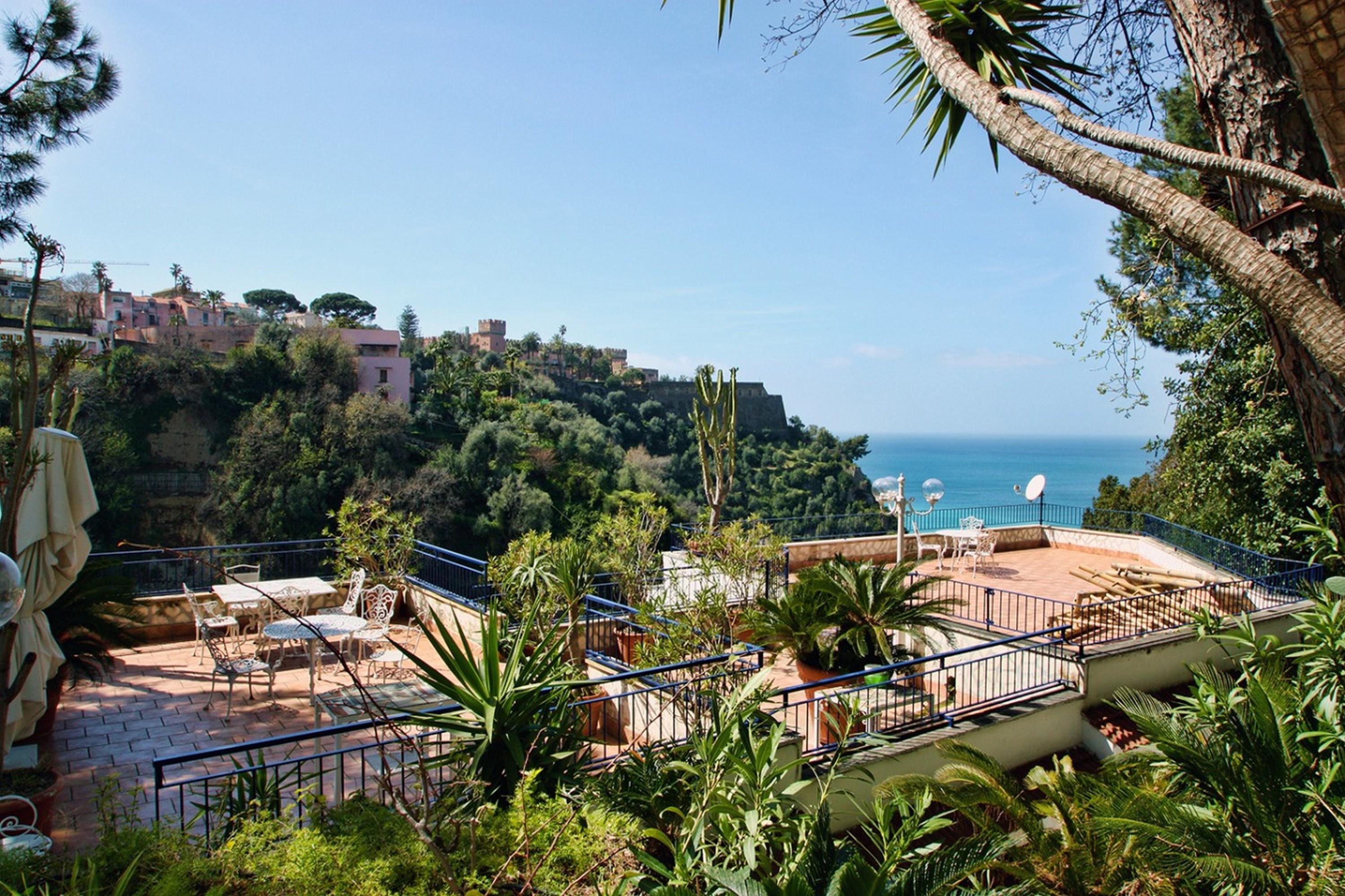 Hotel Oriente Vico Equense Exterior photo